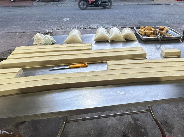 Rau xanh, đậu phụ tăng giá trong những ngày nắng nóng- Ảnh 2. Rau xanh, đậu phụ tăng giá trong những ngày nắng nóng- Ảnh 2.
