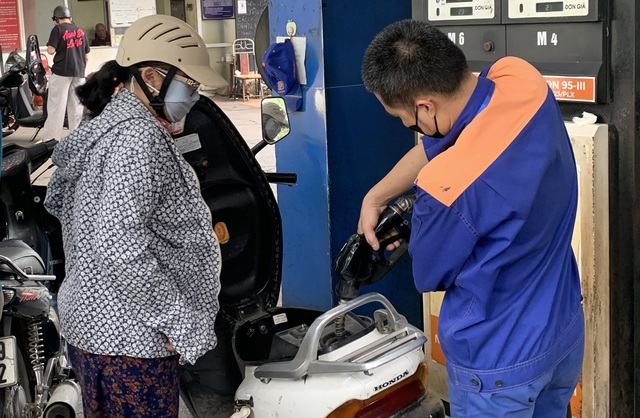 Bộ Công Thương yêu cầu tuyệt đối không gián đoạn nguồn cung xăng sinh học- Ảnh 1. Bộ Công Thương yêu cầu tuyệt đối không gián đoạn nguồn cung xăng sinh học- Ảnh 1.
