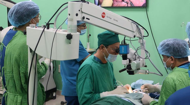 Mắt đỏ ngầu sau khi uống rượu bia, dấu hiệu cảnh báo nguy hiểm- Ảnh 1. Mắt đỏ ngầu sau khi uống rượu bia, dấu hiệu cảnh báo nguy hiểm- Ảnh 1.