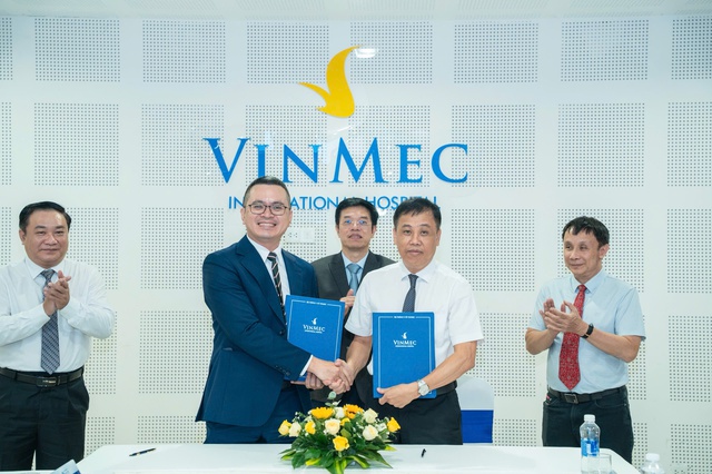 Bệnh viện Trung ương Huế chuyển giao kỹ thuật ghép thận cho Vinmec Nha Trang, mở ra cơ hội điều trị chuyên sâu ngay tại địa phương- Ảnh 1. Bệnh viện Trung ương Huế chuyển giao kỹ thuật ghép thận cho Vinmec Nha Trang, mở ra cơ hội điều trị chuyên sâu ngay tại địa phương- Ảnh 1.