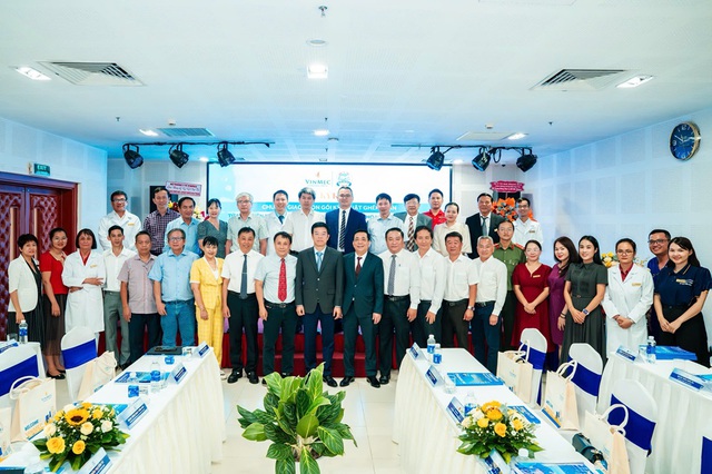 Bệnh viện Trung ương Huế chuyển giao kỹ thuật ghép thận cho Vinmec Nha Trang, mở ra cơ hội điều trị chuyên sâu ngay tại địa phương- Ảnh 3. Bệnh viện Trung ương Huế chuyển giao kỹ thuật ghép thận cho Vinmec Nha Trang, mở ra cơ hội điều trị chuyên sâu ngay tại địa phương- Ảnh 3.