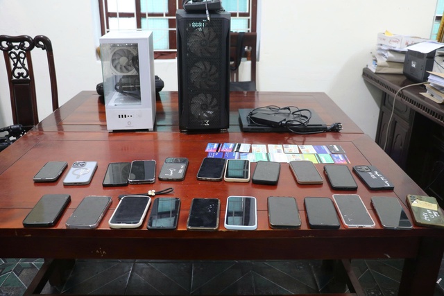 Triệt phá đường dây đánh bạc, rửa tiền trên mạng, bắt giữ hàng chục đối tượng- Ảnh 3. Triệt phá đường dây đánh bạc, rửa tiền trên mạng, bắt giữ hàng chục đối tượng- Ảnh 3.