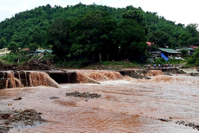 Tây Bắc Bộ có mưa rất lớn, xuất hiện nhiều điểm nguy cơ cao lũ quét và sạt lở đất- Ảnh 1. Tây Bắc Bộ có mưa rất lớn, xuất hiện nhiều điểm nguy cơ cao lũ quét và sạt lở đất- Ảnh 1.