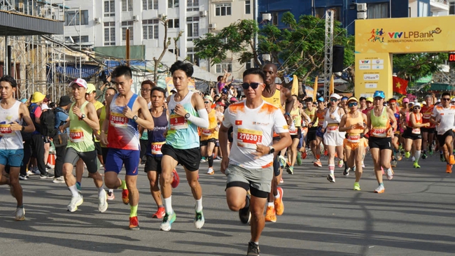 Hải Phòng: Nhiều vận động viên quốc tế tham gia giải Marathon 'Sắc màu hoàng hôn Cát Bà- 2024'

- Ảnh 5.