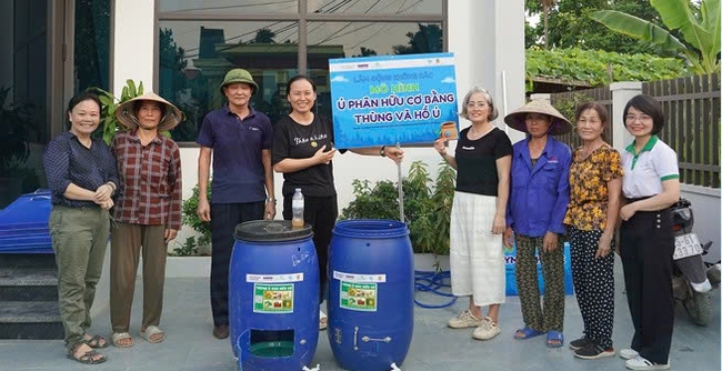 Hải Phòng: Trao tặng 50 thùng ủ rác hữu cơ cho các hộ dân xã Lâm Động- Ảnh 1.