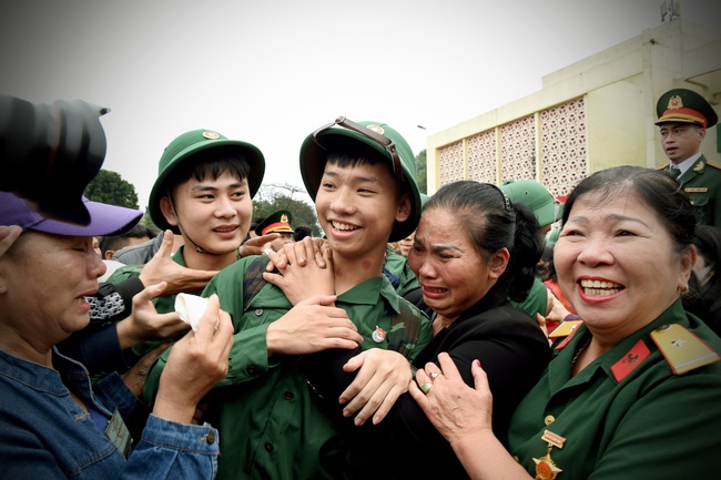 Tác phẩm "Tân binh lên đường nhập ngũ" .