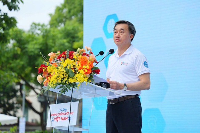 Thứ trưởng Bộ Y tế: Đột quỵ đang là nguyên nhân hàng đầu gây tử vong và tàn tật tại Việt Nam- Ảnh 1.