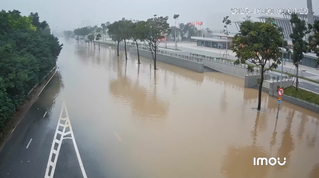 Cập nhật các tuyến đường bị ngập ở Hà Nội hôm nay 9/10 - Ảnh 3. Cập nhật các tuyến đường bị ngập ở Hà Nội hôm nay 9/10 - Ảnh 3.