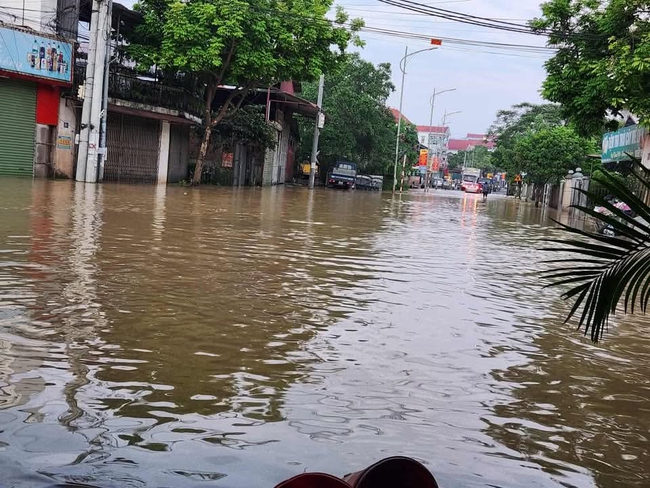 Cập nhật các tuyến đường bị ngập ở Hà Nội hôm nay 9/10 - Ảnh 4. Cập nhật các tuyến đường bị ngập ở Hà Nội hôm nay 9/10 - Ảnh 4.