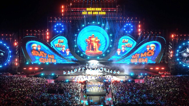 Đen Vâu, Trọng Tấn bùng nổ trong Concert 'Quảng Ninh - Đất mỏ anh hùng'- Ảnh 1.