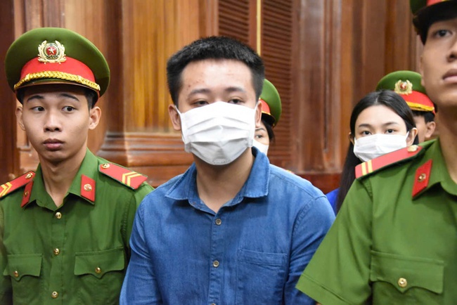 Hoa hậu Thuỳ Tiên, Hằng Du mục, Quang Linh Vlogs hầu toà- Ảnh 3. Hoa hậu Thuỳ Tiên, Hằng Du mục, Quang Linh Vlogs hầu toà- Ảnh 3.