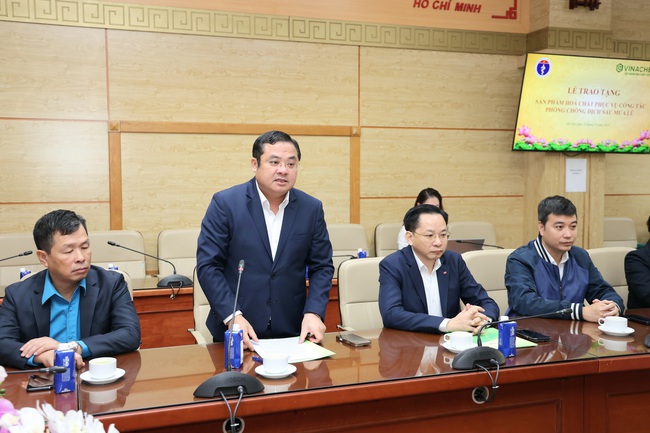 Bộ Y tế tiếp nhận 20 tấn hoá chất để hỗ trợ các địa phương khu vực Trung Bộ và Tây Nguyên khắc phục hậu quả mưa lũ - Ảnh 2.