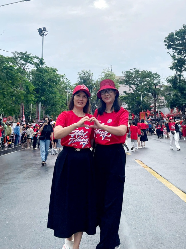 Rực rỡ sắc màu Lễ duyệt đội ngũ và diễu hành quần chúng chào mừng 70 năm Ngày Giải phóng Hải Phòng- Ảnh 9. Rực rỡ sắc màu Lễ duyệt đội ngũ và diễu hành quần chúng chào mừng 70 năm Ngày Giải phóng Hải Phòng- Ảnh 9.