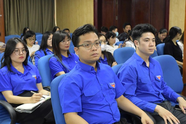 Phổ cập AI cho 2 triệu thanh niên Việt Nam- Ảnh 3. Phổ cập AI cho 2 triệu thanh niên Việt Nam- Ảnh 3.