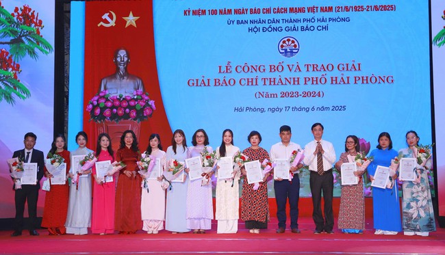 Báo Sức khỏe và Đời sống nhận nhiều giải thưởng báo chí vùng Đông Bắc- Ảnh 4. Báo Sức khỏe và Đời sống nhận nhiều giải thưởng báo chí vùng Đông Bắc- Ảnh 4.
