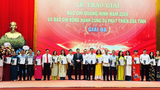 Báo Sức khỏe và Đời sống nhận nhiều giải thưởng báo chí vùng Đông Bắc- Ảnh 1. Báo Sức khỏe và Đời sống nhận nhiều giải thưởng báo chí vùng Đông Bắc- Ảnh 1.