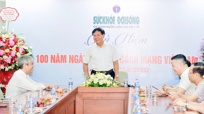 Thứ trưởng Đỗ Xuân Tuyên: Báo SK&ĐS tiếp tục phát huy các thành tựu trong công tác truyền thông y tế- Ảnh 3. Thứ trưởng Đỗ Xuân Tuyên: Báo SK&ĐS tiếp tục phát huy các thành tựu trong công tác truyền thông y tế- Ảnh 3.