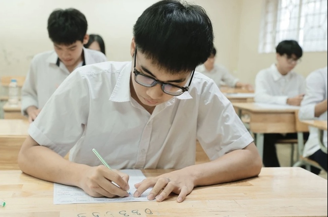 Lên phương án dự phòng, ứng phó mưa bão khi tổ chức thi Tốt nghiệp THPT- Ảnh 1. Lên phương án dự phòng, ứng phó mưa bão khi tổ chức thi Tốt nghiệp THPT- Ảnh 1.