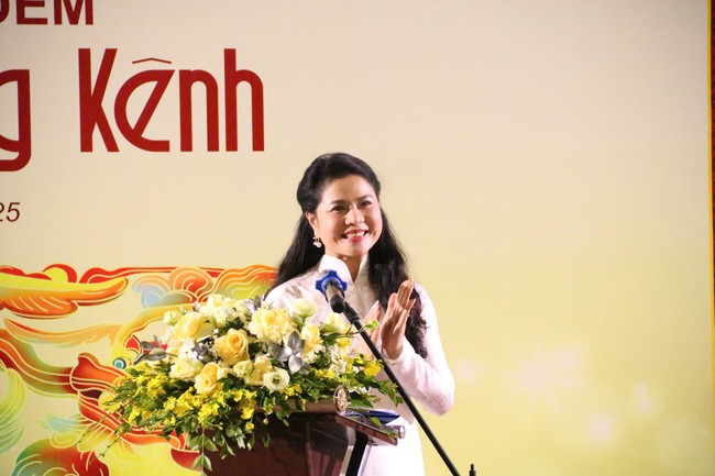 Đình Hàng Kênh trên 300 tuổi huyền ảo trong tour du lịch đêm đầu tiên ở Hải Phòng- Ảnh 2. Đình Hàng Kênh trên 300 tuổi huyền ảo trong tour du lịch đêm đầu tiên ở Hải Phòng- Ảnh 2.