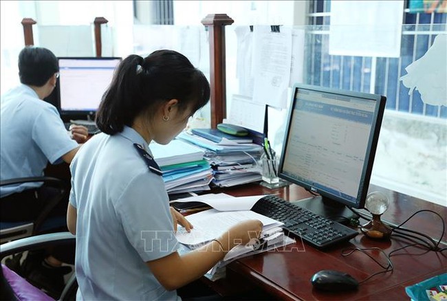 Hải quan dừng tiếp nhận tờ khai từ 22 giờ ngày 30/6 đến 5 giờ ngày 1/7- Ảnh 1. Hải quan dừng tiếp nhận tờ khai từ 22 giờ ngày 30/6 đến 5 giờ ngày 1/7- Ảnh 1.