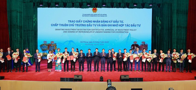 Xúc tiến Đầu tư Hải Phòng 2025: Cơ chế, chính sách đặc thù tạo 'đường băng' để Hải Phòng cất cánh- Ảnh 3. Xúc tiến Đầu tư Hải Phòng 2025: Cơ chế, chính sách đặc thù tạo 'đường băng' để Hải Phòng cất cánh- Ảnh 3.