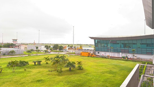 Hải Phòng dỡ bỏ lệnh cấm biển, các chuyến bay khai thác trở lại, khẩn trương khắc phục hậu quả bão số 3- Ảnh 3. Hải Phòng dỡ bỏ lệnh cấm biển, các chuyến bay khai thác trở lại, khẩn trương khắc phục hậu quả bão số 3- Ảnh 3.