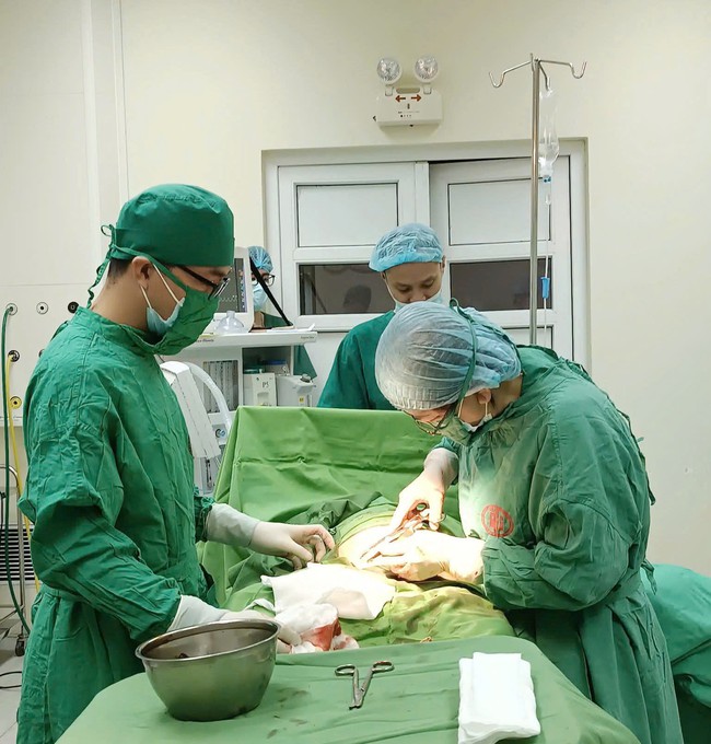 Cứu sống ca rau bong non nguy hiểm tại Quảng Ninh- Ảnh 1.