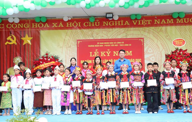 Hân hoan ngày tựu trường nơi địa đầu Tổ quốc- Ảnh 7. Hân hoan ngày tựu trường nơi địa đầu Tổ quốc- Ảnh 7.