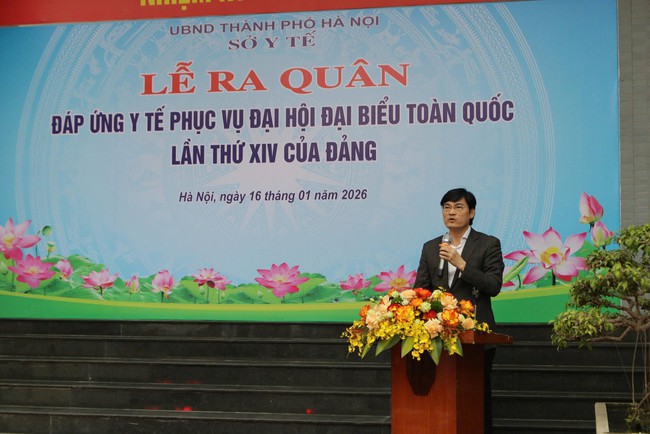 TS.BS Nguyễn Trọng Diện, Giám đốc Sở Y tế Hà Nội phát biểu tại lễ ra quân.