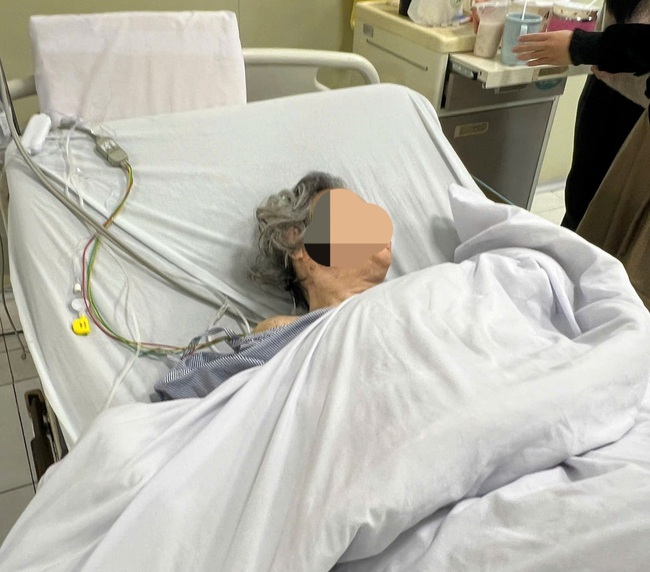 40 phút 'vàng' hồi sinh vận động cho cụ bà 101 tuổi- Ảnh 2. 40 phút 'vàng' hồi sinh vận động cho cụ bà 101 tuổi- Ảnh 2.