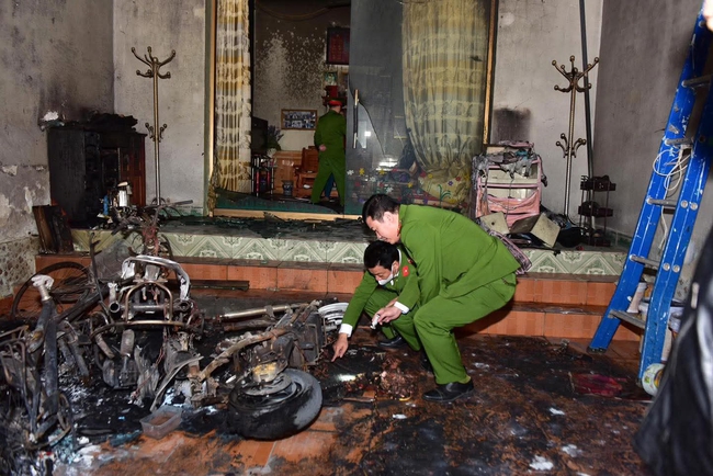 Cháy nhà do chập điện, 4 người may mắn thoát nạn- Ảnh 1. Cháy nhà do chập điện, 4 người may mắn thoát nạn- Ảnh 1.