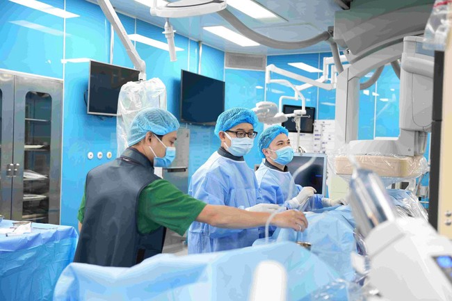 Cấp cứu thành công sản phụ dân tộc Dao băng huyết nặng sau sinh bằng kỹ thuật nút mạch hiện đại

- Ảnh 1.