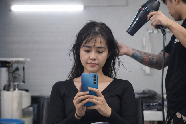 Vì sao dịch vụ làm tóc cận Tết vắng khách hơn mọi năm?- Ảnh 3.