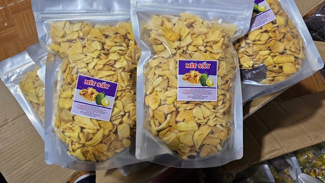 Chủ tài khoản Baloxinh buôn bán hàng trăm loại thực phẩm khô không rõ nguồn gốc- Ảnh 2.