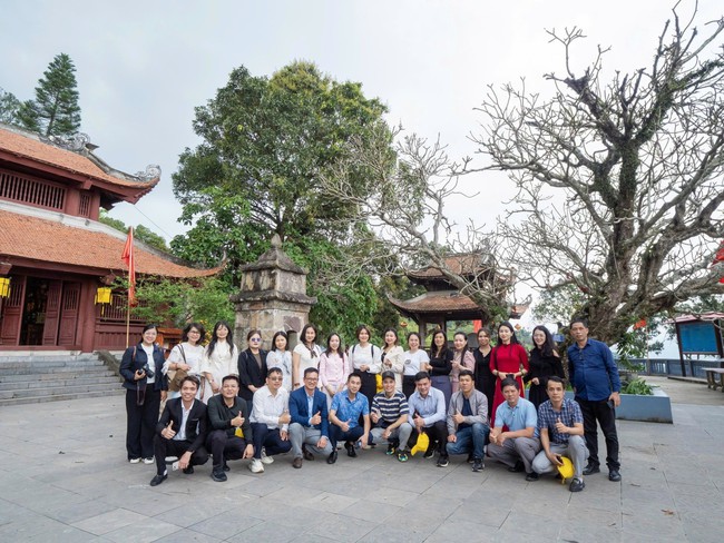 Hải Phòng đẩy mạnh kết nối di sản, thương mại và du lịch tại Lễ hội mùa Xuân Côn Sơn - Kiếp Bạc 2026- Ảnh 6. Hải Phòng đẩy mạnh kết nối di sản, thương mại và du lịch tại Lễ hội mùa Xuân Côn Sơn - Kiếp Bạc 2026- Ảnh 6.