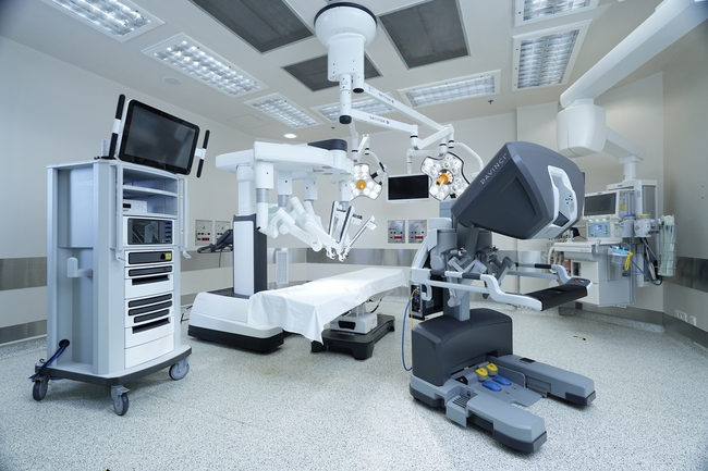 Bệnh nhân 71 tuổi người Campuchia cắt u phổi bằng robot da Vinci Xi tại bệnh viện FV- Ảnh 3.