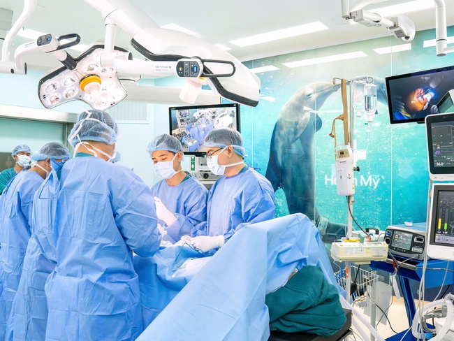 Tập đoàn y khoa Hoàn Mỹ tiên phong đầu tư phòng mổ thông minh, nâng chuẩn an toàn phẫu thuật- Ảnh 1.