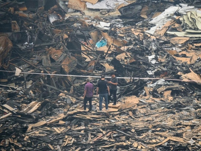 Khung cảnh hoang tàn sau vụ cháy nhà xưởng ở Thanh Liệt, Hà Nội- Ảnh 7.