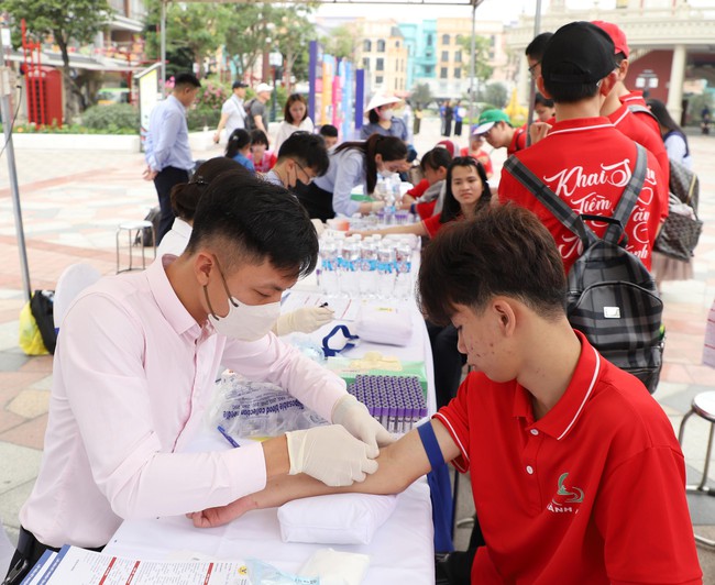 Chuyển từ "hỗ trợ" sang "trao quyền" cho khoảng 8 triệu người khuyết tật - Ảnh 4.