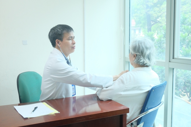 Ngày Sức khỏe toàn dân 7/4: Lưu ý chăm sóc dinh dưỡng cho người cao tuổi Việt Nam- Ảnh 2. Ngày Sức khỏe toàn dân 7/4: Lưu ý chăm sóc dinh dưỡng cho người cao tuổi Việt Nam- Ảnh 2.