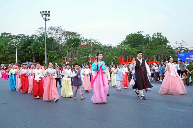 Sôi động chuỗi hoạt động ngoài trời chào mừng Lễ hội Hoa Phượng đỏ Hải Phòng 2026- Ảnh 3.