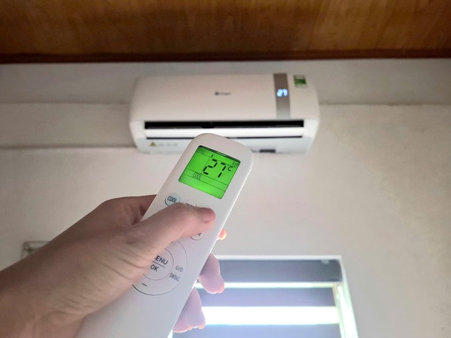 Thợ điện tiết lộ 3 nguyên tắc đơn giản giúp bật điều hòa cả ngày không lo tốn điện- Ảnh 1. Thợ điện tiết lộ 3 nguyên tắc đơn giản giúp bật điều hòa cả ngày không lo tốn điện- Ảnh 1.
