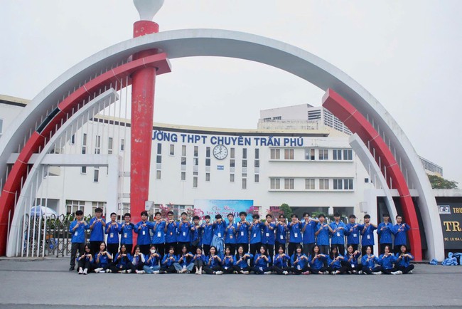 Sĩ tử Hải Phòng bước vào cuộc đua giành suất lớp 10 chuyên- Ảnh 1. Sĩ tử Hải Phòng bước vào cuộc đua giành suất lớp 10 chuyên- Ảnh 1.