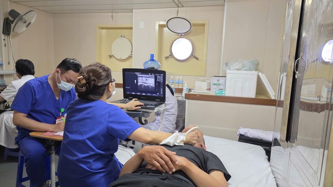 Ký sự Trường Sa: Khám sức khoẻ giữa biển khơi khác biệt thế nào?- Ảnh 15.