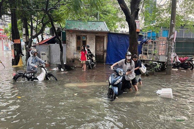 Cập nhật các tuyến đường ngập ở Hà Nội hôm nay 17/9 - Ảnh 15.