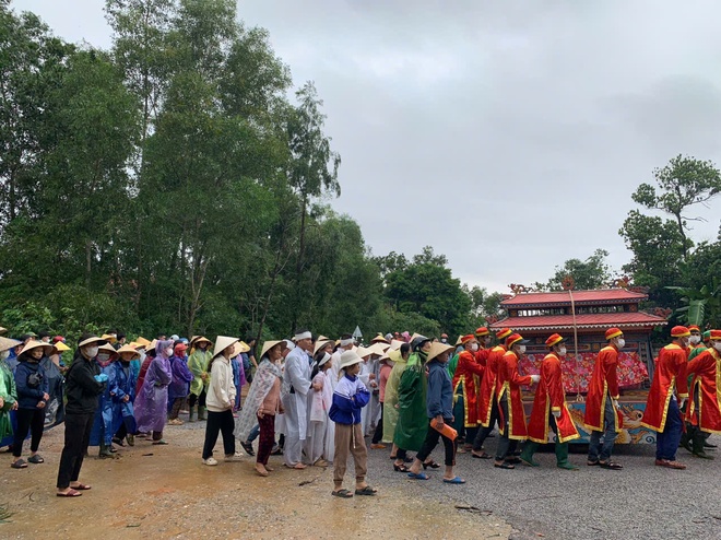 Thanh niên xung kích tử vong khi giúp dân chạy lũ: Sao nước lũ lại cuốn đi người tử tế...- Ảnh 6.