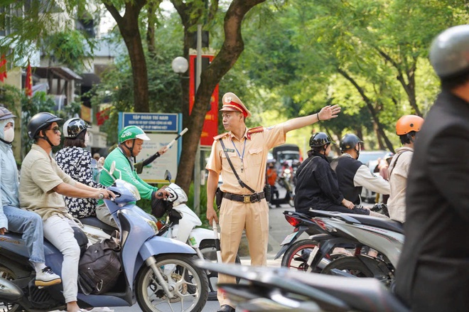 Nhiều biện pháp đảm bảo trật tự ATGT "Ngày hội Văn hóa vì hòa bình"- Ảnh 5.