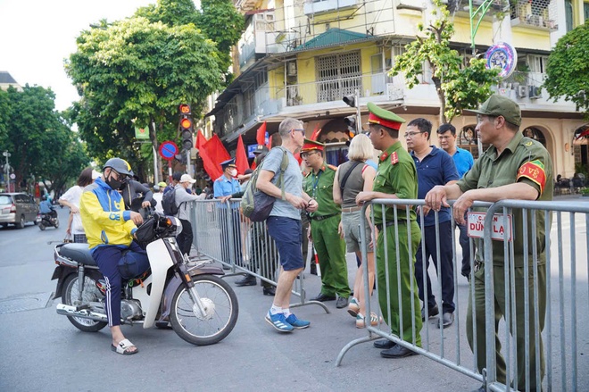 Nhiều biện pháp đảm bảo trật tự ATGT "Ngày hội Văn hóa vì hòa bình"- Ảnh 4.