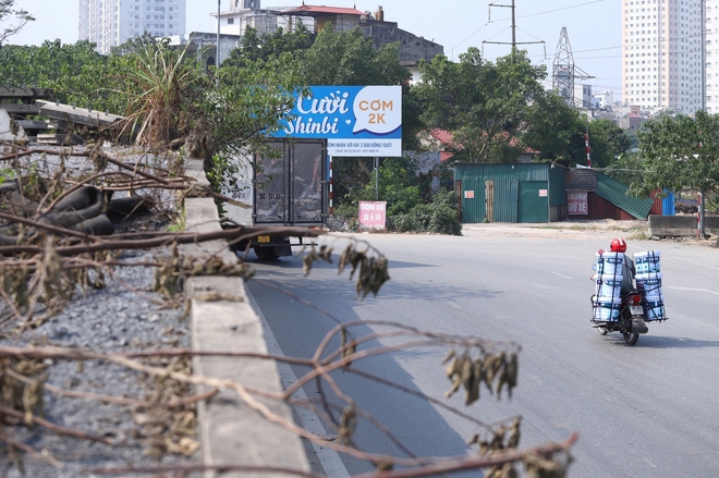 Tuyến đường tại Hà Nội bị 'cắt cụt' ngập rác, tràn lan vi phạm trật tự đô thị- Ảnh 20.