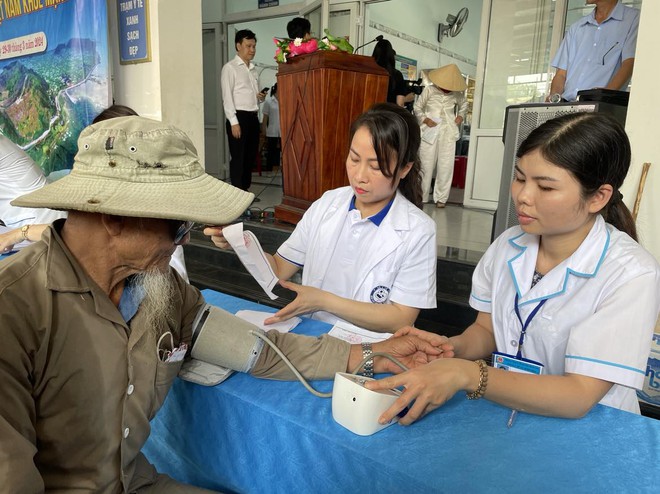 Thứ trưởng Bộ Y tế: Hội Thầy thuốc trẻ Việt Nam có nhiều đóng góp trong chăm sóc sức khỏe nhân dân- Ảnh 10.